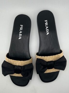 PRADA LEATHER SANDALS WITH BOW